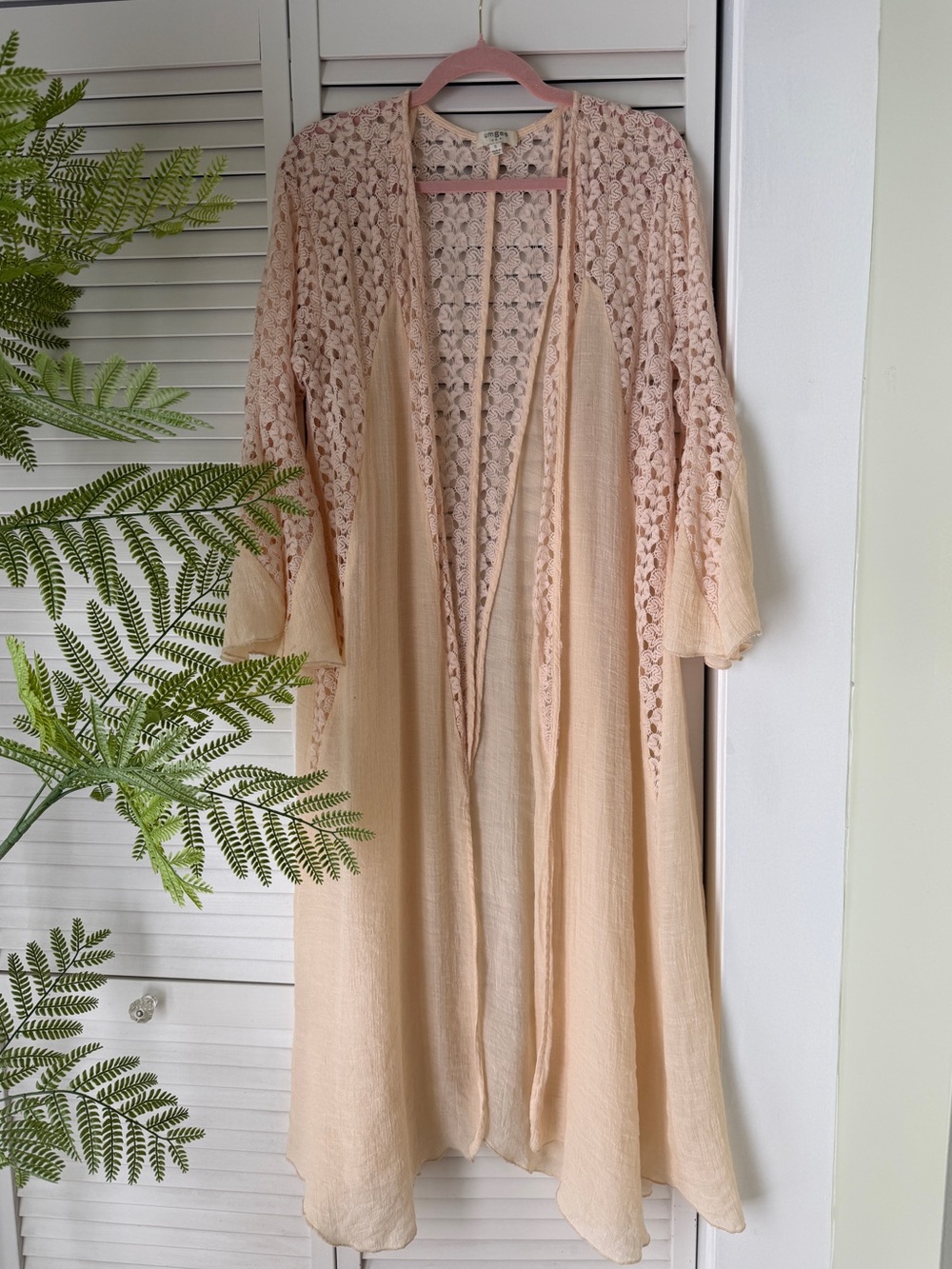 Umgee Crochet-Trim Long Sleeve Kimono in Blush Beige